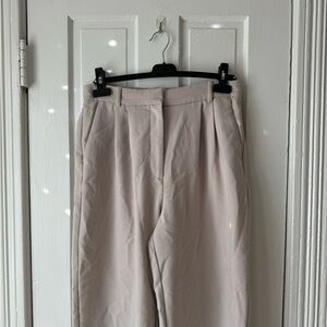 Abercrombie and Fitch Sloane Tailored Pant Trouser in beige, size 30L/10L